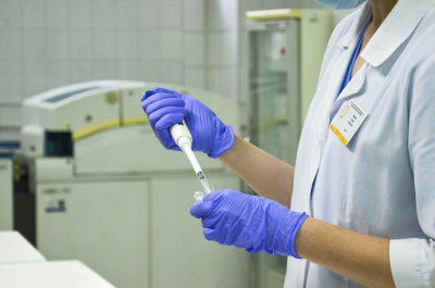 Прокуратура наказала свердловскую больницу: пациентов лечили просроченными препаратами