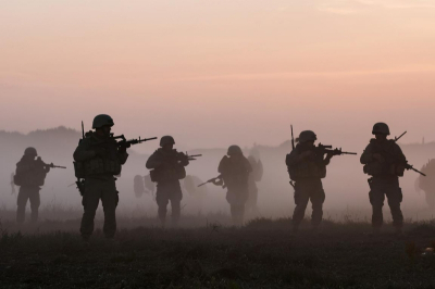 Михаил Хазин: США рискуют непредсказуемыми событиями, если &laquo;завязнут&raquo; в Иране