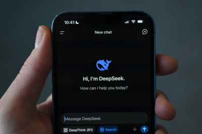 Популярное приложение DeepSeek удаляют из магазинов приложений