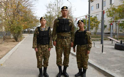 Самый высокий солдат Казахстана служит в морской пехоте