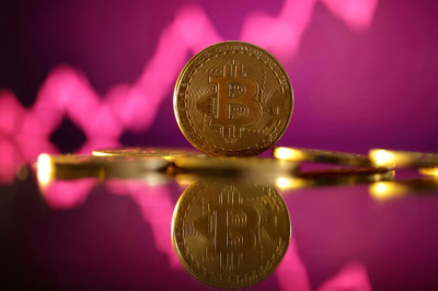 Биткоин падает, а капиталы уходят – кто спасет рынок?
