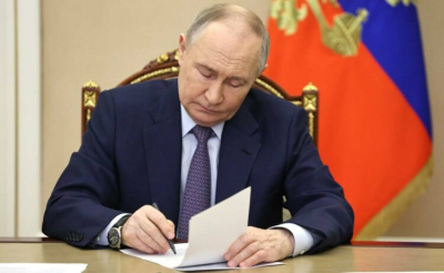 Путин рассказал о хлебе, который Лукашенко привез на 9 мая