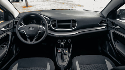 АвтоВАЗ объяснил, почему у Lada Vesta заклинило руль в движении