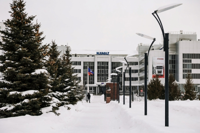 Почетный знак и поздравление от Путина: &laquo;КАМАЗ&raquo; отметил юбилей грузовика