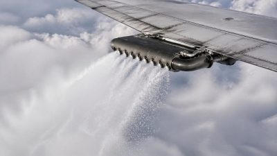 Синоптик рассказала, как и почему в России разгоняют облака на праздники