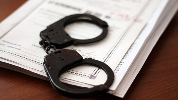 Стендап-комика Артемия Останина* обвинили в создании ОПГ