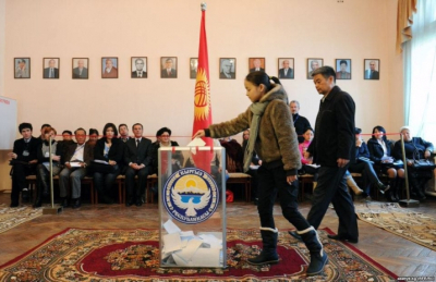 Команды кандидатов в депутаты оштрафовали на 436 тысяч сомов в Кыргызстане