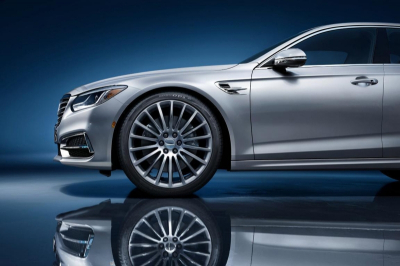 Авторынок под ударом: из-за войны на Ближнем Востоке застряли тысячи машин для россиян