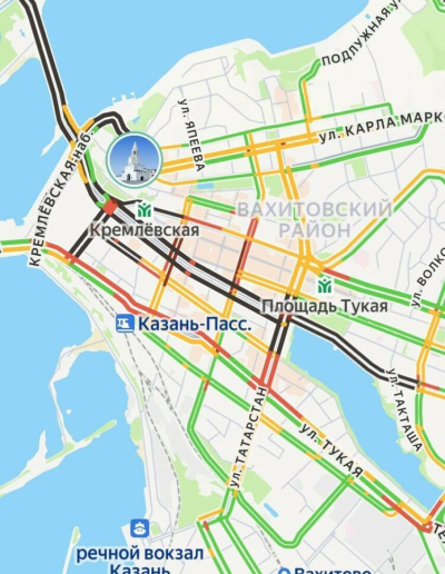 В центре Казани образовались пробки из-за марафона