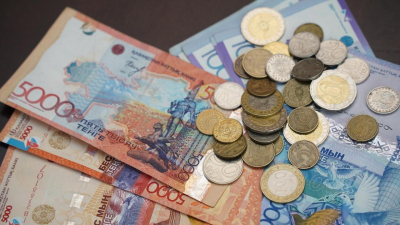 Стоит ли казахстанцам ожидать девальвации тенге, объяснили в Минэкономики