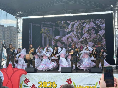 Праздник Навруз на&nbsp;казанском ипподроме собрал больше 10 национальных объединений