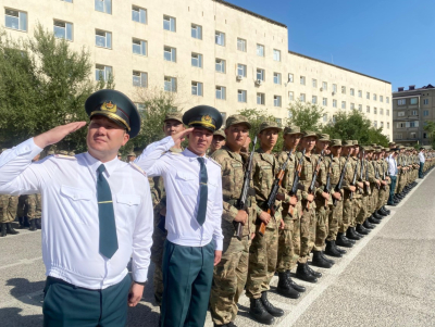 В Шымкенте около 400 новобранцев присягнули на верность Родине