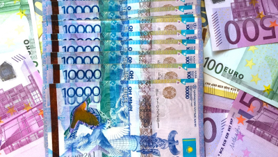 Доллар пробивает уровень 530 тенге