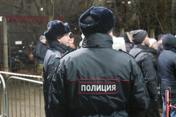 &laquo;Критически не хватает и нагрузка запредельная&raquo;: в Петербурге некомплект сотрудников полиции