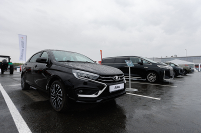 Глава АвтоВАЗа пересел с&nbsp;Mercedes на&nbsp;Lada Aura