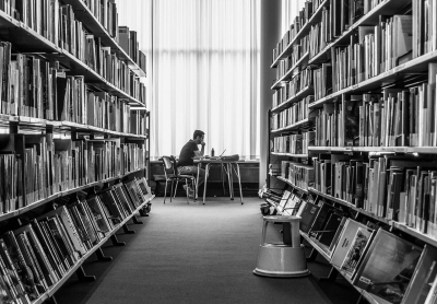В каких регионах Казахстана наиболее популярны библиотеки и кинотеатры