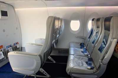 Пассажира Scoot Airlines обвинили в сексуальном насилии над попутчицей