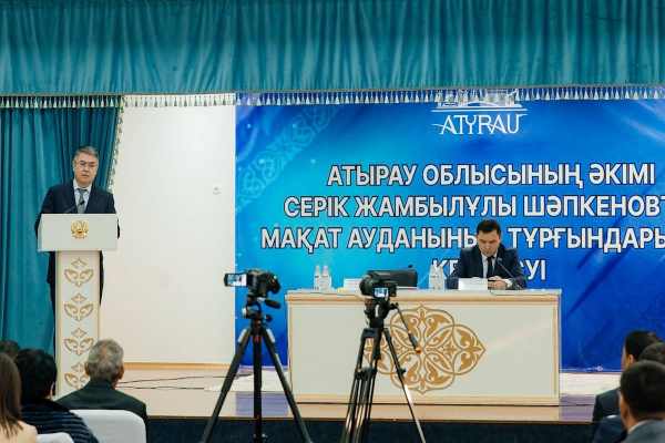 Аким Атырауской области встретился с жителями Макатского района