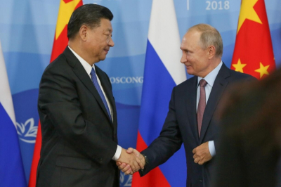 Си на переговорах с Путиным подал сигнал Трампу: в Штатах подняли тревогу