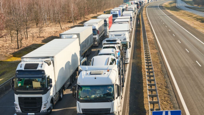 Из-за пробок на границе Казахстана россияне останутся без дешевых товаров